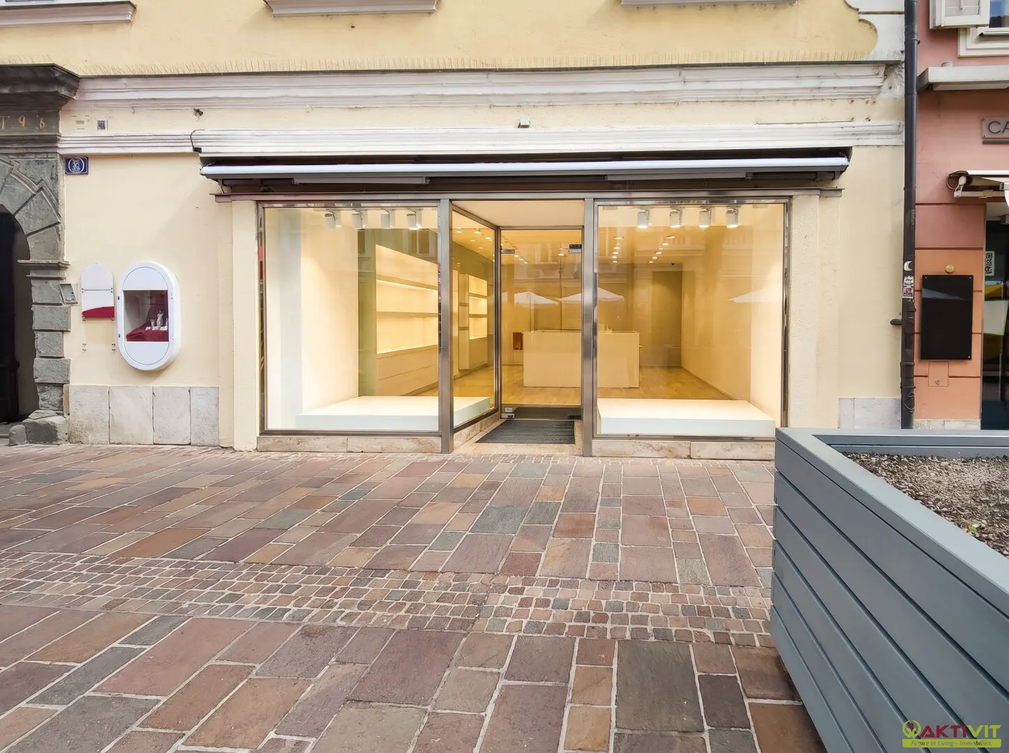 Geschäftslokal in Top-Frequenzlage mit Schaufensterfront direkt in der Fußgängerzone.